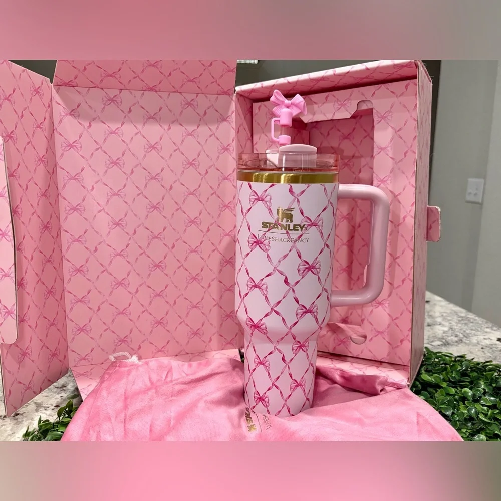 NEW Stanley LoveShackFancy 40 OZ LIMITED EDITION Baby Bow Peppermint - Picture 3 of 5